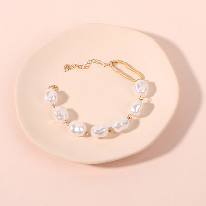 Baroque pearl bracelet